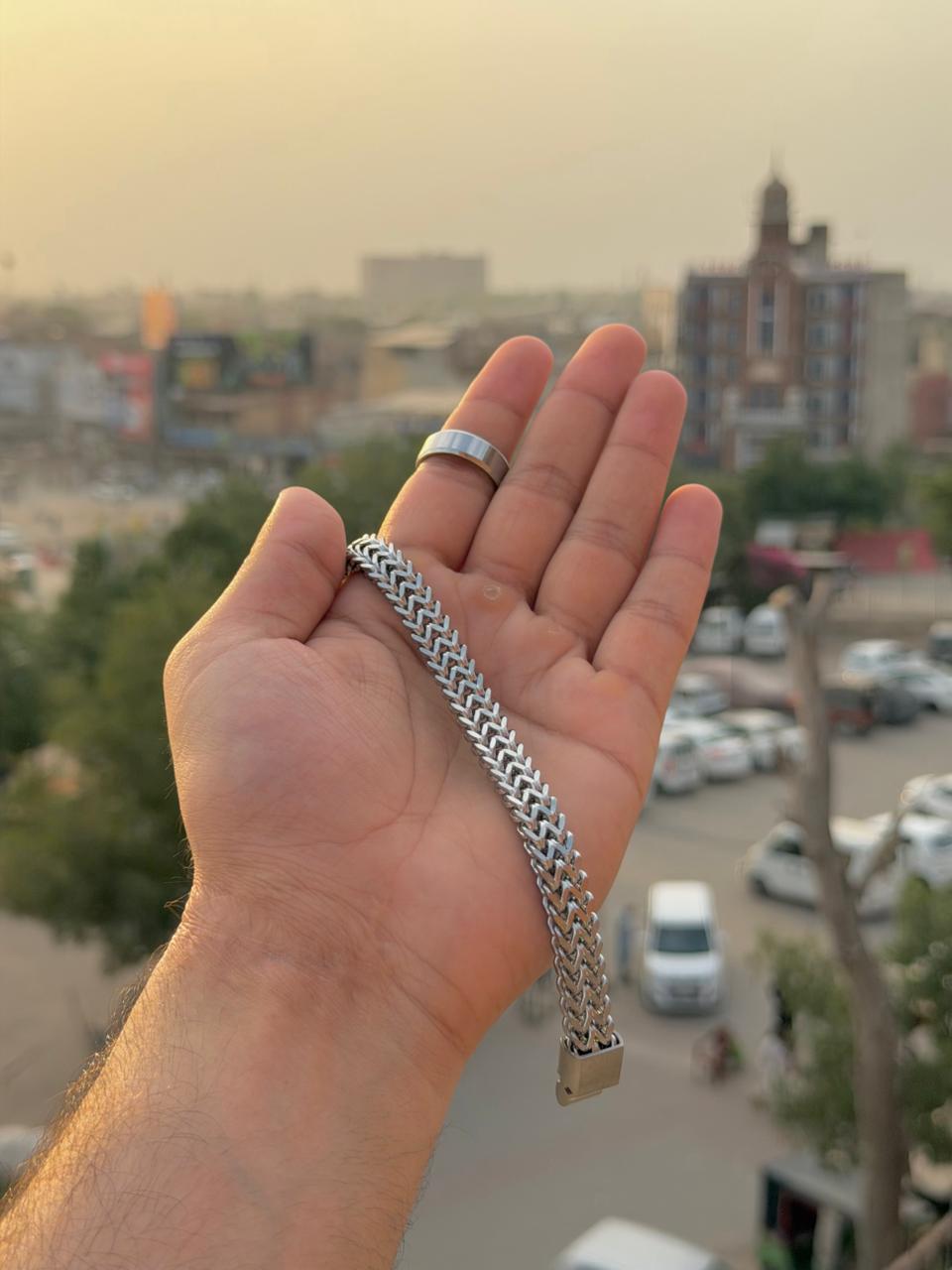 New Premium Chain Bracelet + Free Ring